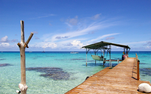 Dock boat boathouse ocean clear free wallpaper - medium preview image