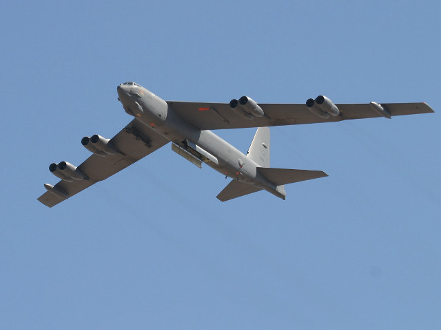 Large jetliner blue sky propeller free wallpaper - medium preview image