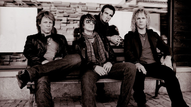 Group bench black white photo free wallpaper - medium preview image
