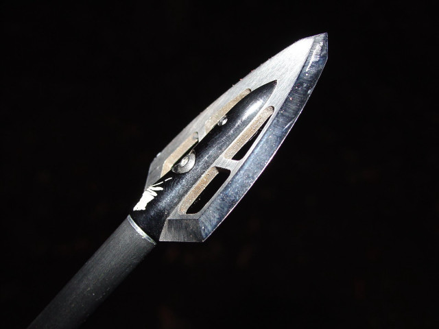 Knife sharp blade stipple black free wallpaper - medium preview image
