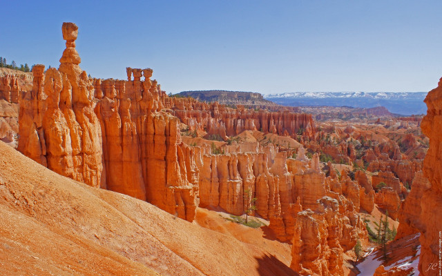 Rocky landscape mountain snow foreground free wallpaper - medium preview image