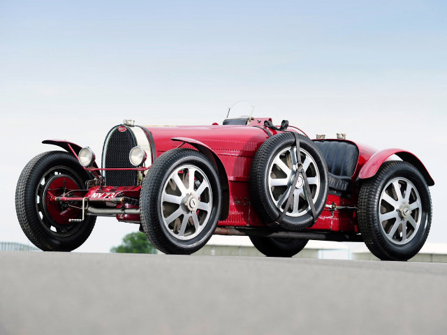 Red car flat tire road free wallpaper - medium preview image