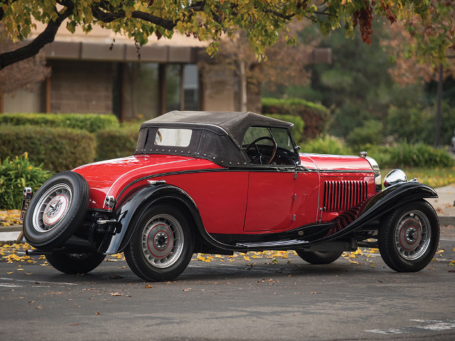 Red car parked road tree free wallpaper - medium preview image