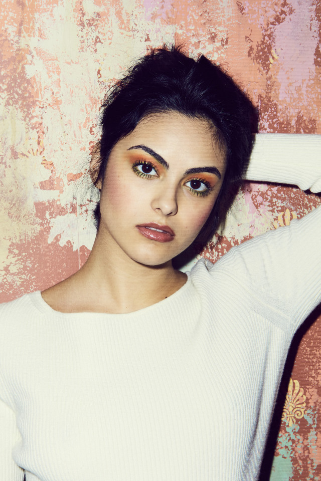 Woman white sweater brown eyeliner free wallpaper - medium preview image