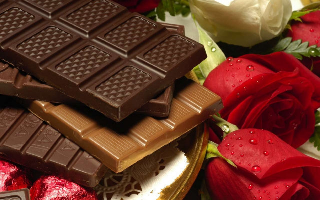 Chocolates roses table background foreground free wallpaper - medium preview image