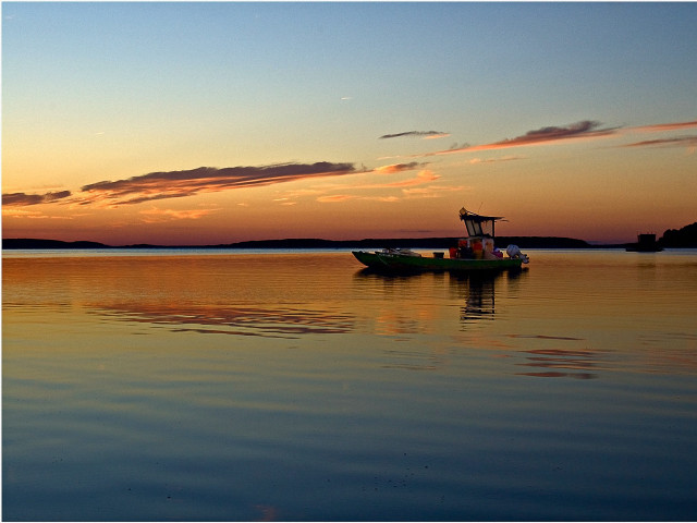 Boat floating water sunset sky free wallpaper - medium preview image
