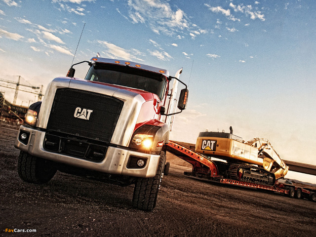 Large truck towing tractor flatbed free wallpaper - medium preview image