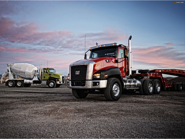 Semi truck tanker gravel road free wallpaper - medium preview image