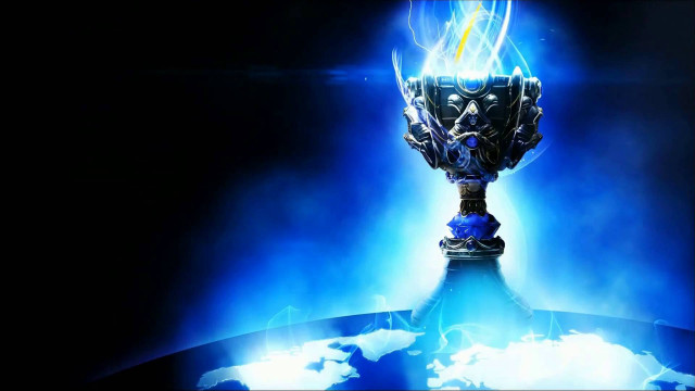 Blue vase light sky clouds free wallpaper - medium preview image