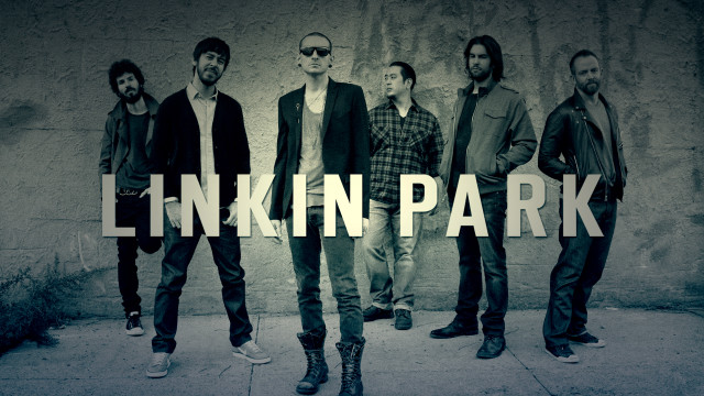 Group men sidewalk link in free wallpaper - medium preview image