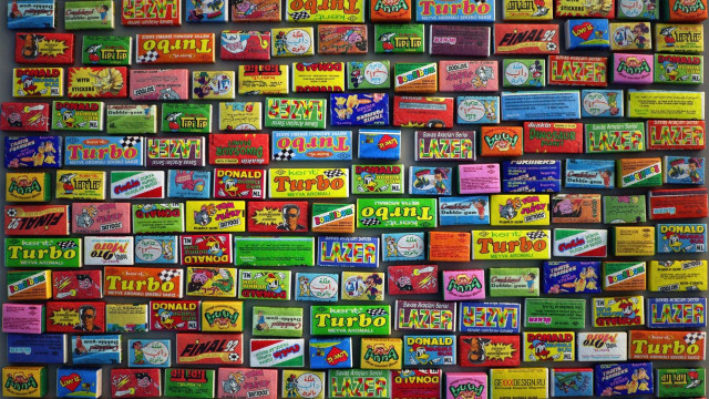 Candy boxes store window display #2 free wallpaper - medium preview image