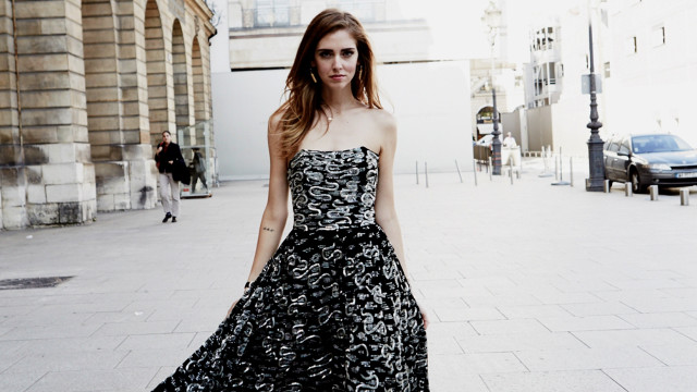 Woman black white dress suitcase free wallpaper - medium preview image