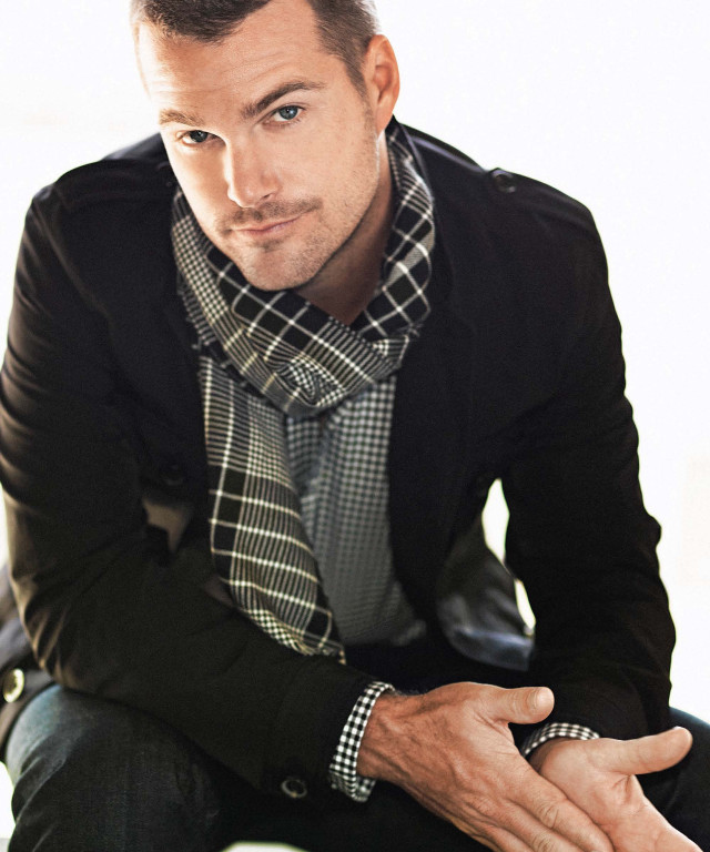 Man suit tie sitting hands #3 free wallpaper - medium preview image
