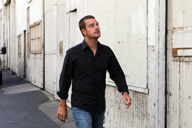 Man walking street building black free wallpaper - medium preview image