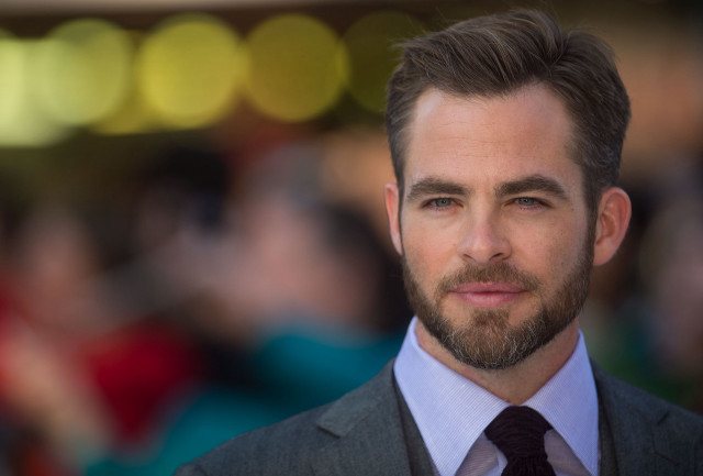 Bearded man suit tie looking free wallpaper - medium preview image