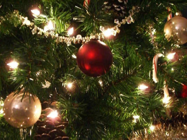 Christmas tree ornaments lights candy free wallpaper - medium preview image