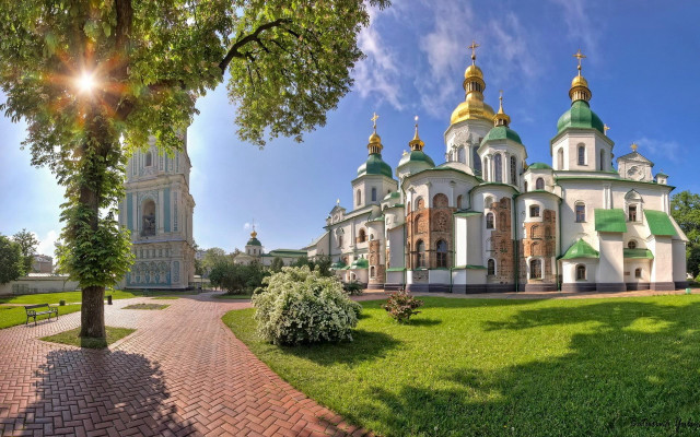Large white building green domes free wallpaper - medium preview image