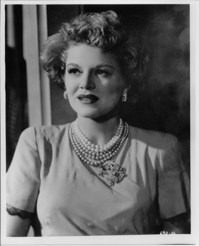 Woman necklace pearls black white free wallpaper - medium preview image