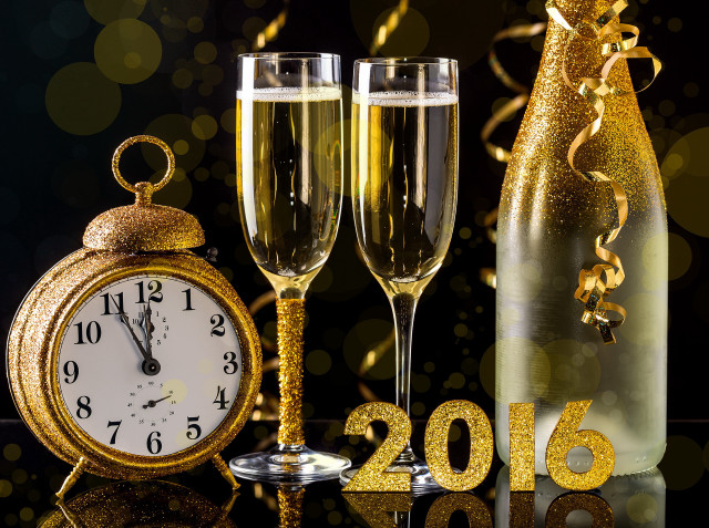 Clock champagne flutes bottle gold free wallpaper - medium preview image