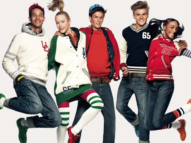 Group sweaters hats posing picture free wallpaper - medium preview image