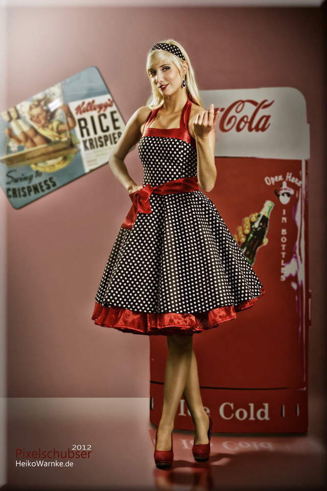 Dorothy coke polka dot dress free wallpaper - medium preview image