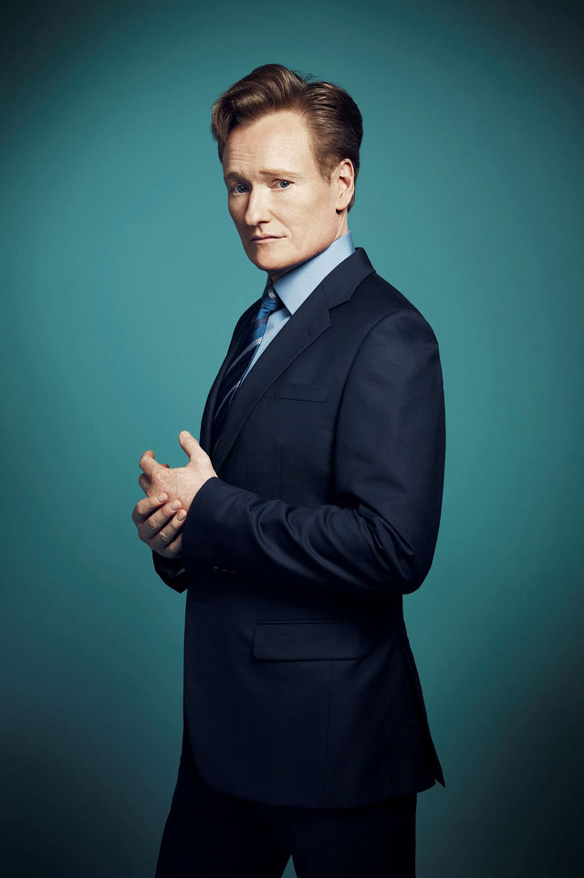 Man suit tie posing picture #21 free wallpaper - medium preview image