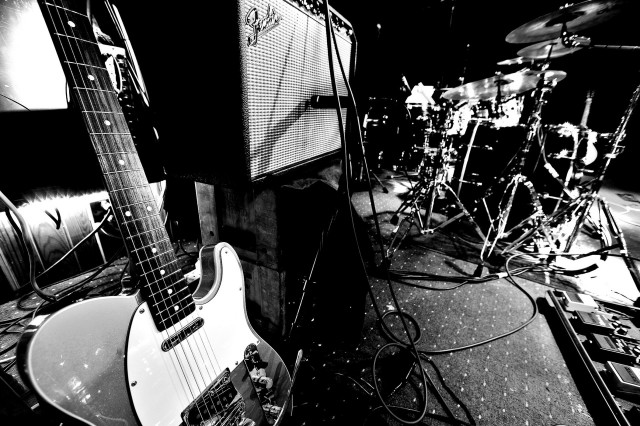 Black white guitar drums recording free wallpaper - medium preview image