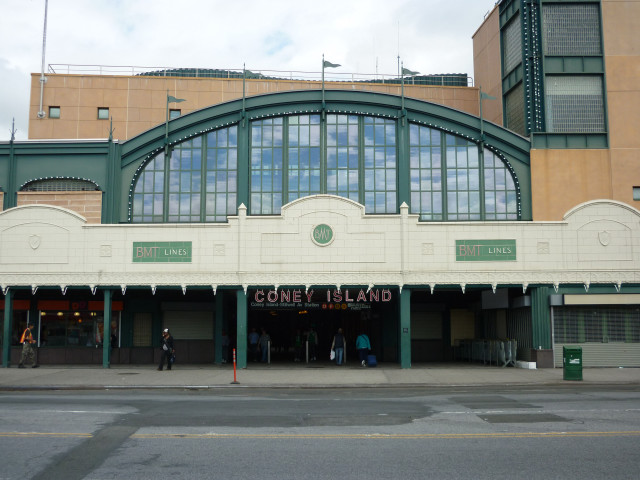 Large building clock cedar street free wallpaper - medium preview image