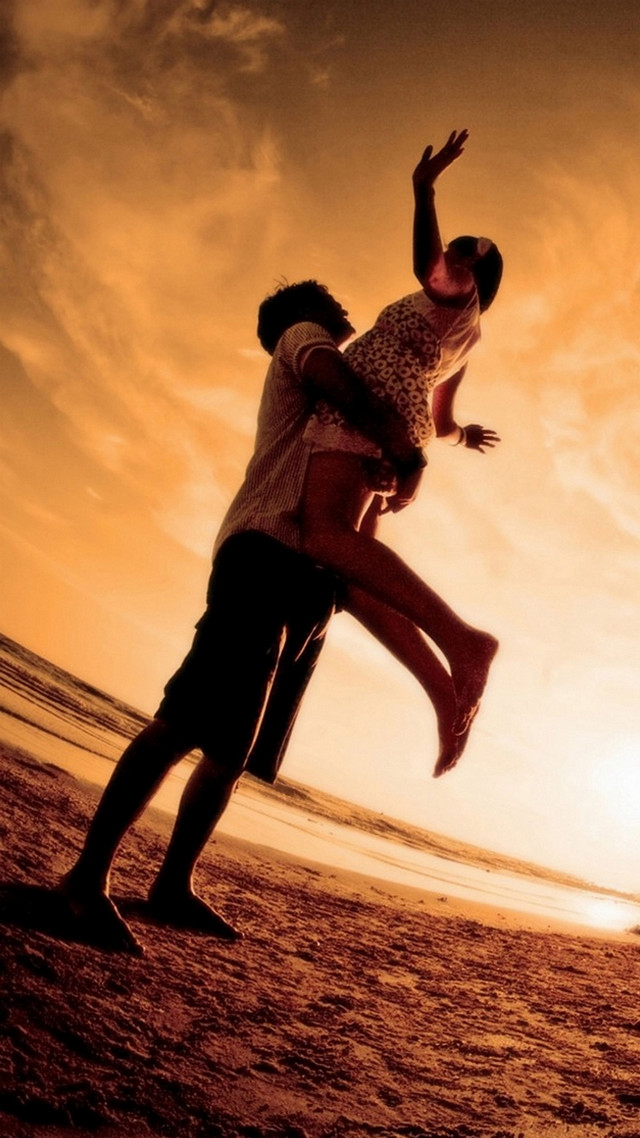 Beach sunset frisbee playing man free wallpaper - medium preview image