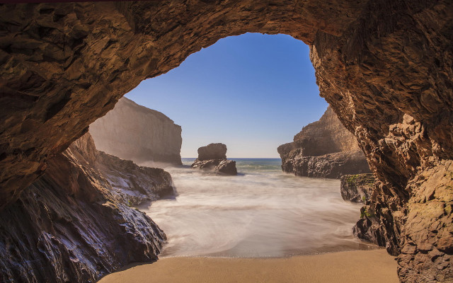 Beach view cave waves ocean free wallpaper - medium preview image