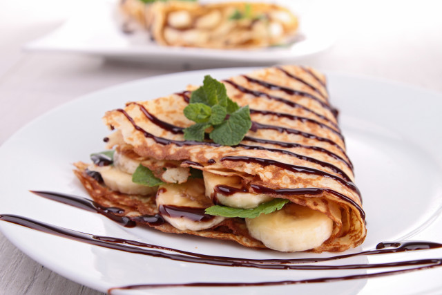 Crepe chocolate sauce dessert plate free wallpaper - medium preview image
