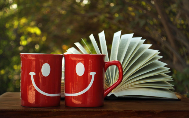 Red mugs smile open book free wallpaper - medium preview image