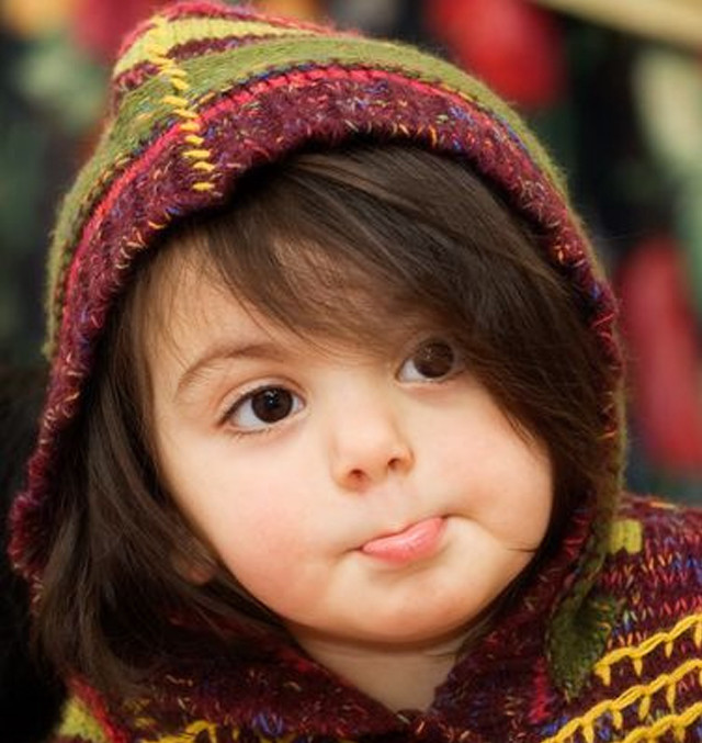 Little girl colorful knitted hoodie free wallpaper - medium preview image