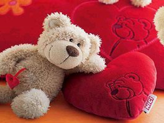 Teddy bear table hearts back free wallpaper - medium preview image