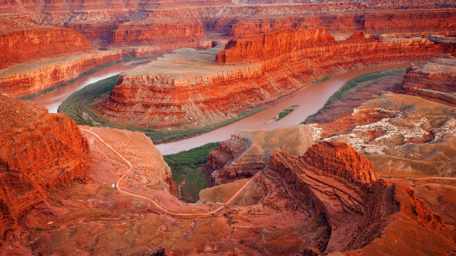 River canyon mountains cliffs desert free wallpaper - medium preview image