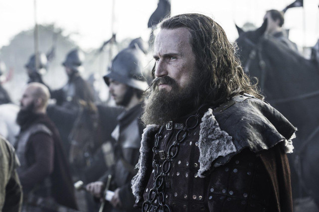 Bearded man armored crowd swords free wallpaper - medium preview image