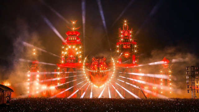 Large building lights clock tower #3 free wallpaper - medium preview image