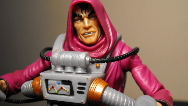 Toy figure camera pink hood free wallpaper - medium preview image