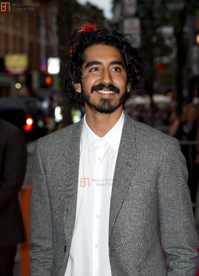 Bearded man redcarpet citynight bokeh free wallpaper - medium preview image