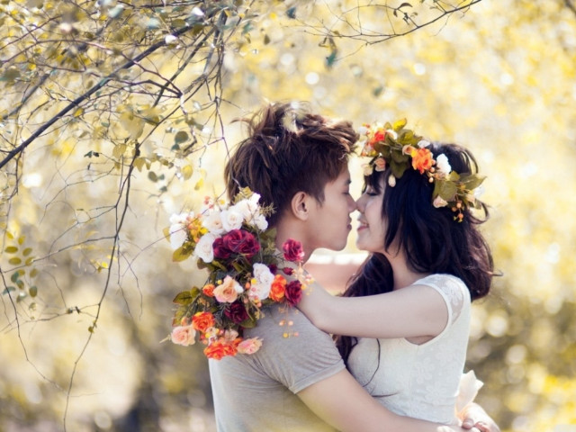 Couple hugging flower tree sky free wallpaper - medium preview image