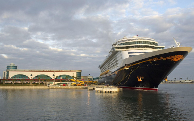 Cruise ship docked water building free wallpaper - medium preview image