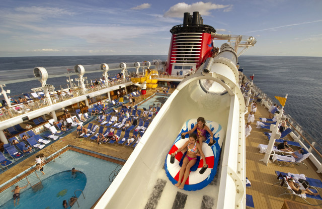 Water slide boat ocean crowd free wallpaper - medium preview image