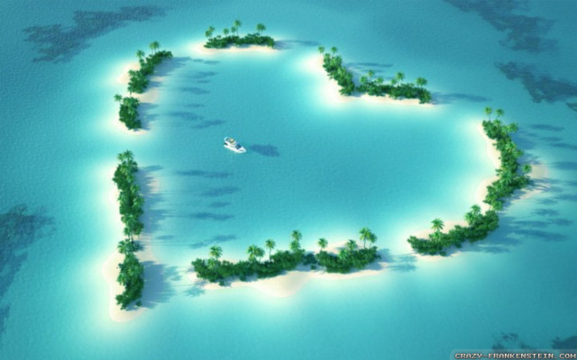 Heart shaped island boat small free wallpaper - medium preview image