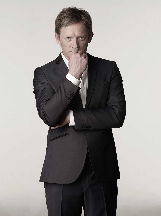 Man suit tie posing picture #19 free wallpaper - medium preview image