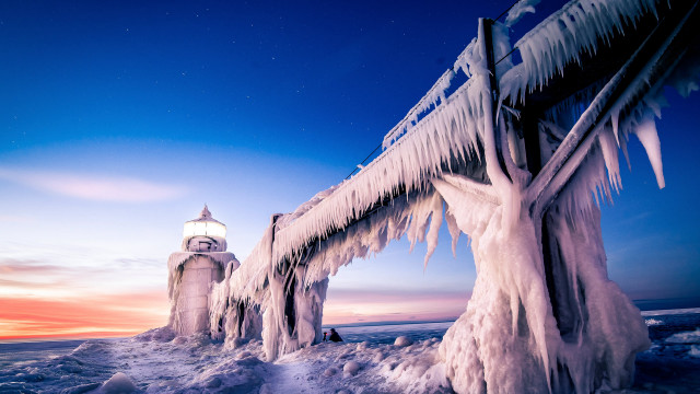 Lighthouse ice icicles sunset dawn free wallpaper - medium preview image