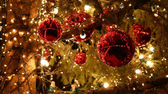 Christmas tree ornaments lights decorated free wallpaper - medium preview image