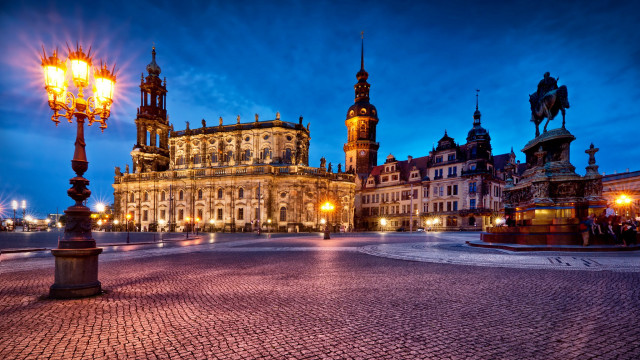 Large building clock tower night #33 free wallpaper - medium preview image