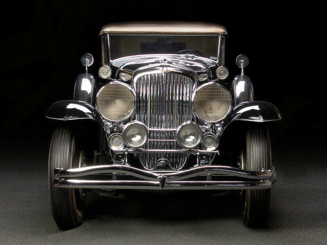 Vintage car dark room black free wallpaper - medium preview image