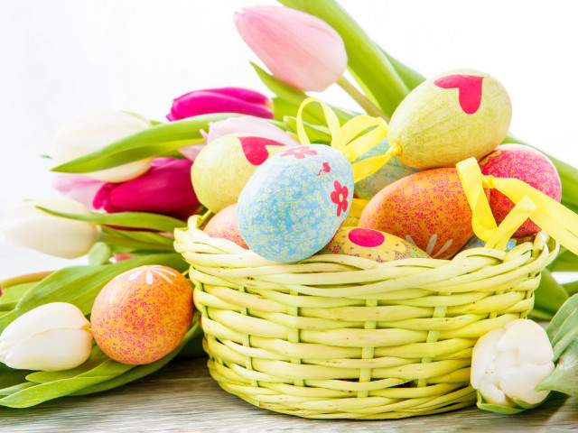 Basket decorated eggs flowers table free wallpaper - medium preview image