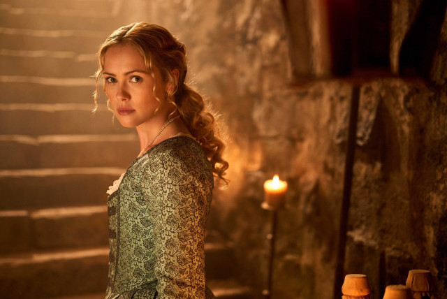 Woman green dress stone staircase free wallpaper - medium preview image